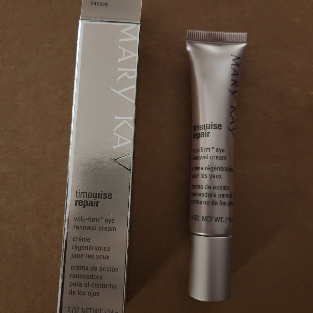 Mary Kay Silver Eye Primer Makeup